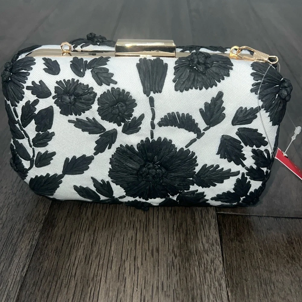 Kelly & Katie gold hardware crocheted like floral evening/daytime clutch purse